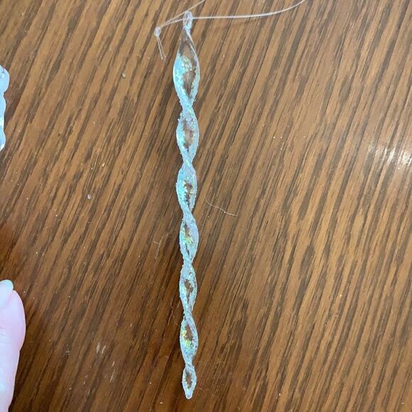 Collection of clear glass & plastic Christmas tree ornaments - Picture 10 of 10